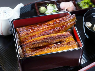 うな重　松（うなぎまるごと一尾を使ったうな重です）