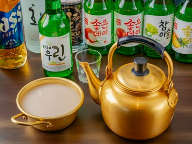 韓国の食文化に触れるきっかけとしても注目したい焼酎やマッコリ