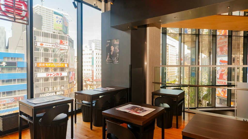 肩の力を抜いて、おいしい料理と景色を二人でシェア