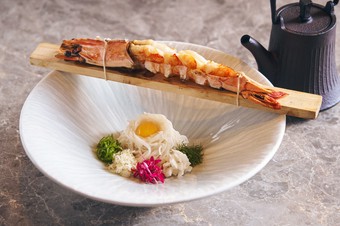 海老のスチーム　ヌードル　発酵魚介ソース