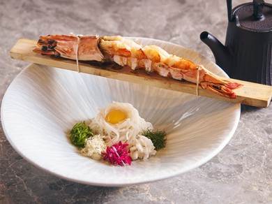 海老のスチーム　ヌードル　発酵魚介ソース