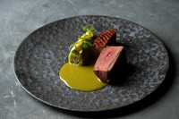 SAAWAAN BISTROの人気のメニューを選りすぐったティスティングランチコースです。
90分のカクテルビュッフェ、カフェとワインなど約２０種類のフリーフロー付き。