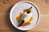 フランスの古典料理を旬の食材を使って再構築『ホワイトアスパラガス ヤリイカ 卵 カラスミ』