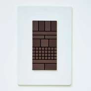 新しいチョコレートは、人と人をつなぎ、暮らしに溶け込む「空気」のような存在になれる。やがて文化となる未来を目指し、日本人ならではの感性を軸にした独自のBean to Barで、日々丁寧にチョコレートづくりに挑んでいます。