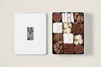 カカオの多彩な表情が楽しめるクッキー缶。さまざまなカカオ・チョコレートをご堪能できます。