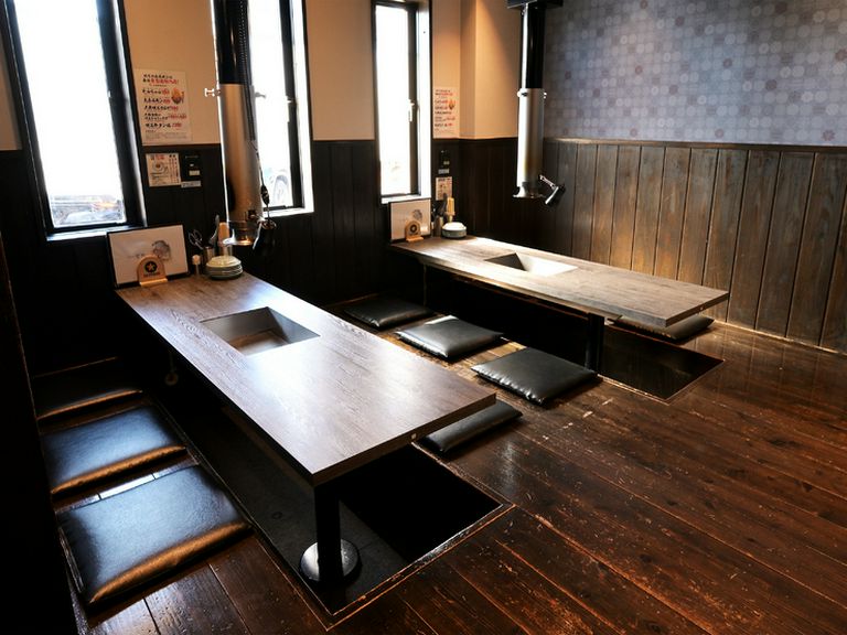 メニュー豊富で、家族皆でくつろげる掘りごたつ席を完備