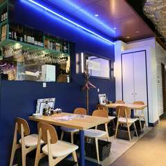 旬の牡蠣とともに、カクテルの世界を楽しめるバー