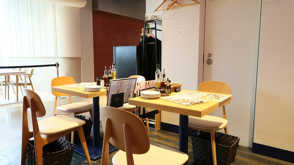 一口ごとに海の風味が広がり、肩ひじ張らずに牡蠣を楽しむ