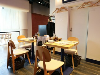 一口ごとに海の風味が広がり、肩ひじ張らずに牡蠣を楽しむ