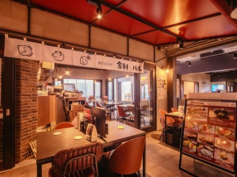 ランチ＆バル。寿司や漁師飯を頬張りながら過ごす、癒しのひと時