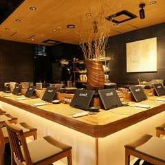 全国から選りすぐった銘酒を、上質な空間で