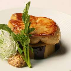 濃厚な旨みを繊細に仕上げた美食の誘い『フォアグラステーキ（70g）』