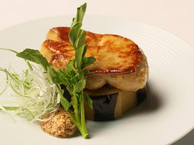 濃厚な旨みを繊細に仕上げた美食の誘い『フォアグラステーキ（70g）』