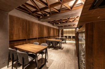 落ち着きがあり洗練された空間で、一人一人をお出迎え