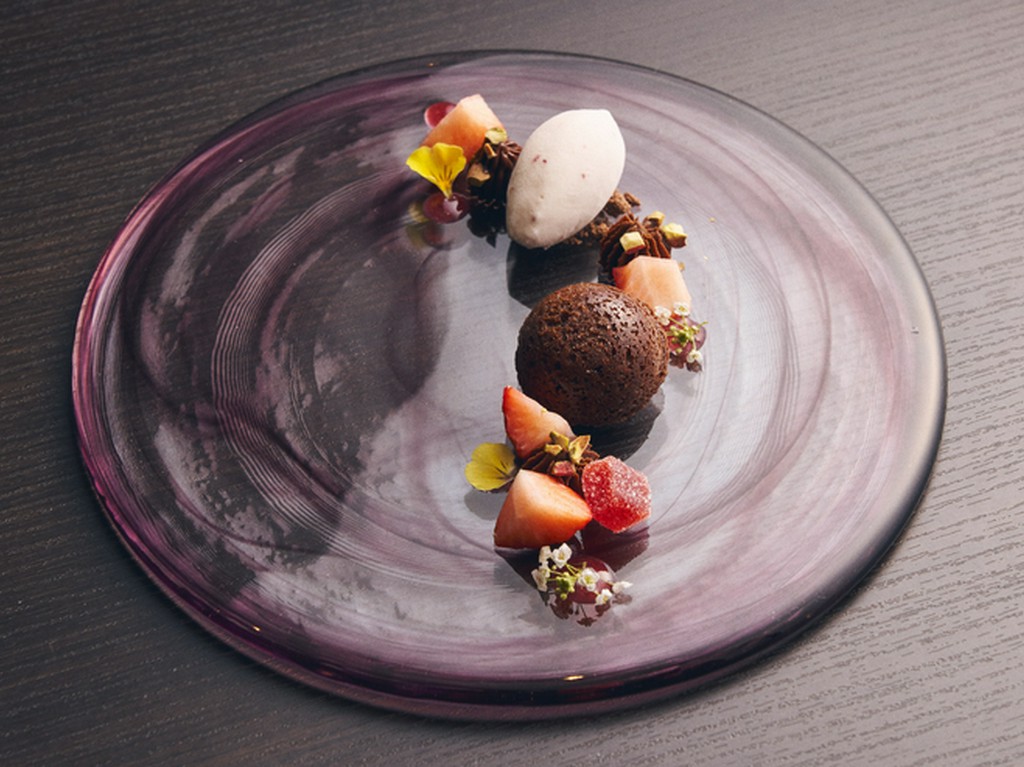 『苺とショコラのデザート』