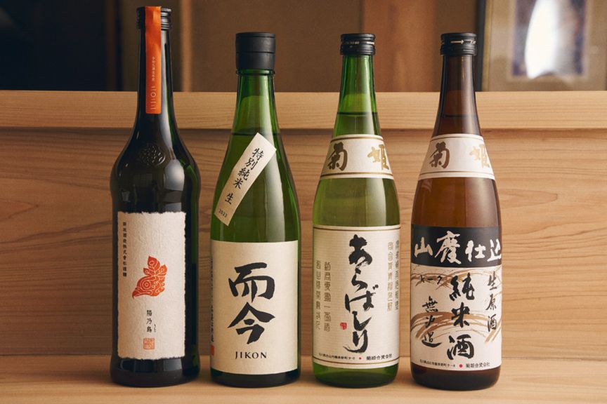 グラスで提供する日本酒は希少価値の高い銘柄を常時10種余り用意