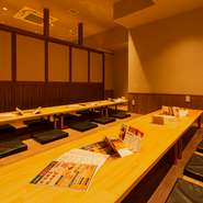 【完全個室】12～18名様 / 25～32名様。人数に応じてお席を繋げ完全個室として利用可能。