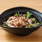 おつまみにもなる定番サラダ。