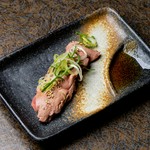 少し甘めのオイスターソースに海老とニラがベストマッチ
上海風の焼そば