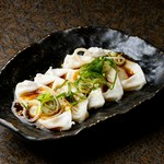 噛めば噛むほど味のある
もも肉、むね肉、砂ズリをミックスし
炭火焼風に仕上げました。
