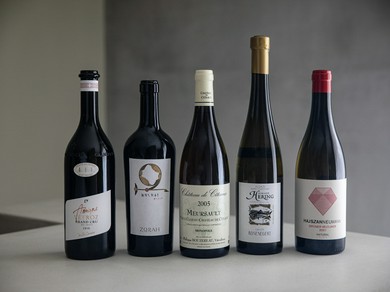 自然農法の野菜や優しいフレンチに寄り添うワインが中心