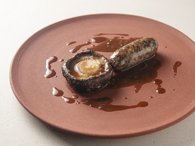 『天恵菇（テンケイコウ）と菌床しいたけと干ししいたけのソーセージ』