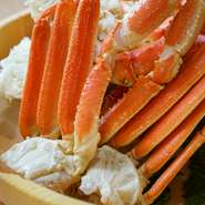 本ずわい蟹（Mサイズ）・とげずわい蟹・逸品・寿司食べ放題コース全63品ご提供！ご満足いただけるようなラインナップ！〆にデザートもございます。料金で3種追加サービスと3種類飲み放題付きにできます。