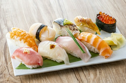 寿司の食べ放題コースも！