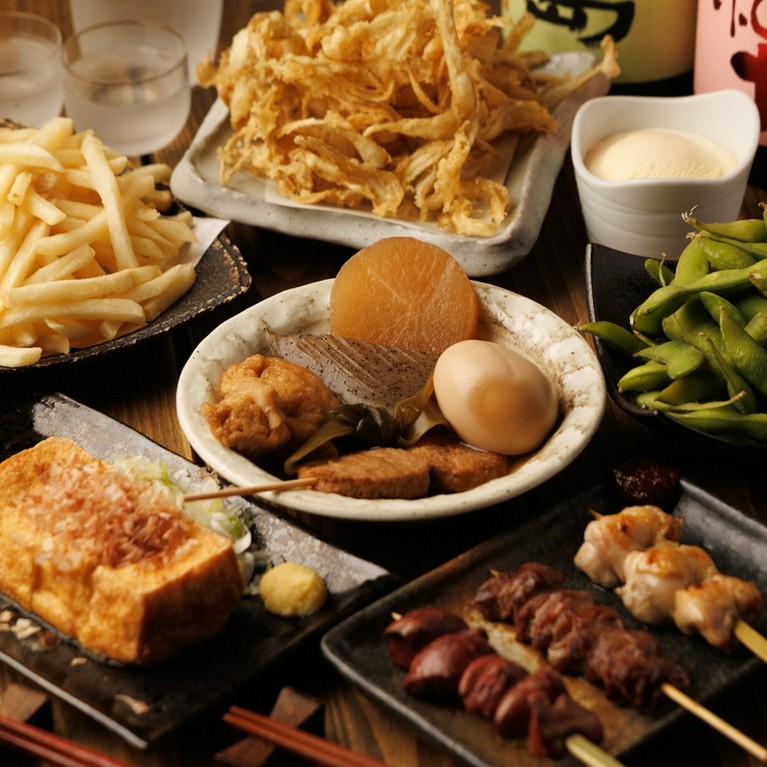 飲み放題付国産の焼き鳥・やきとんにおでん盛り合わせと他４品の満足コース：3,000円コース 