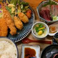 一人でサッと食べたいランチには、セットメニューが揃っています。バランスの良い盛合せでボリュームも満点。夜にはおいしい魚料理をアテにしながら、一人でのんびりお酒を楽しむことができます。