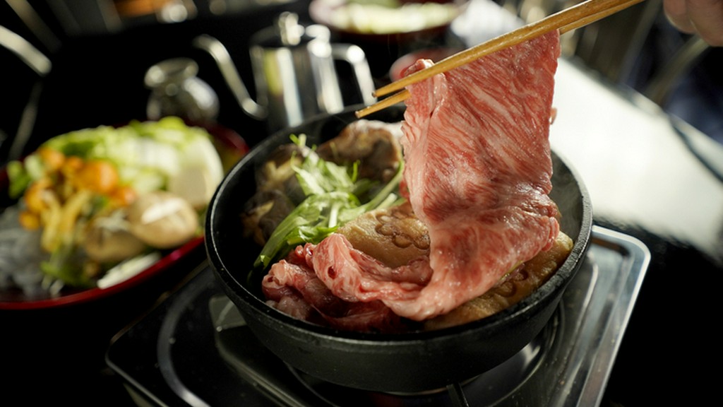 「飛騨牛」をさらに味わい深く『極上A5ランク飛騨牛サーロインすきやき』