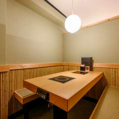 多数の個室・半個室完備。2つのフロアでさまざまなシーンに対応