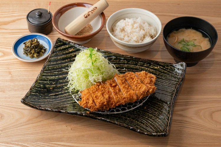 名代とんかつ かつくら 天王寺/阿倍野/とんかつ | ヒトサラ