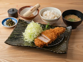希少な美味を楽しむ『平田牧場〈山形県産〉金華豚ロースかつ』