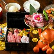 上タン・上ロース・上ハラミなど自慢のお肉が楽しめる！
【焼肉 楓】初めての方におすすめの定番コースです。

※写真はイメージです。（1人前）
※コース金額+お通し代頂戴いたします。【お通し代：330円(税込)】