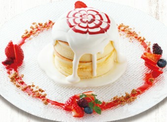 SNS映えバツグン！季節のフルーツを、美しく盛り付けた『みつばちが飛んでるイチゴ農園のできごと』