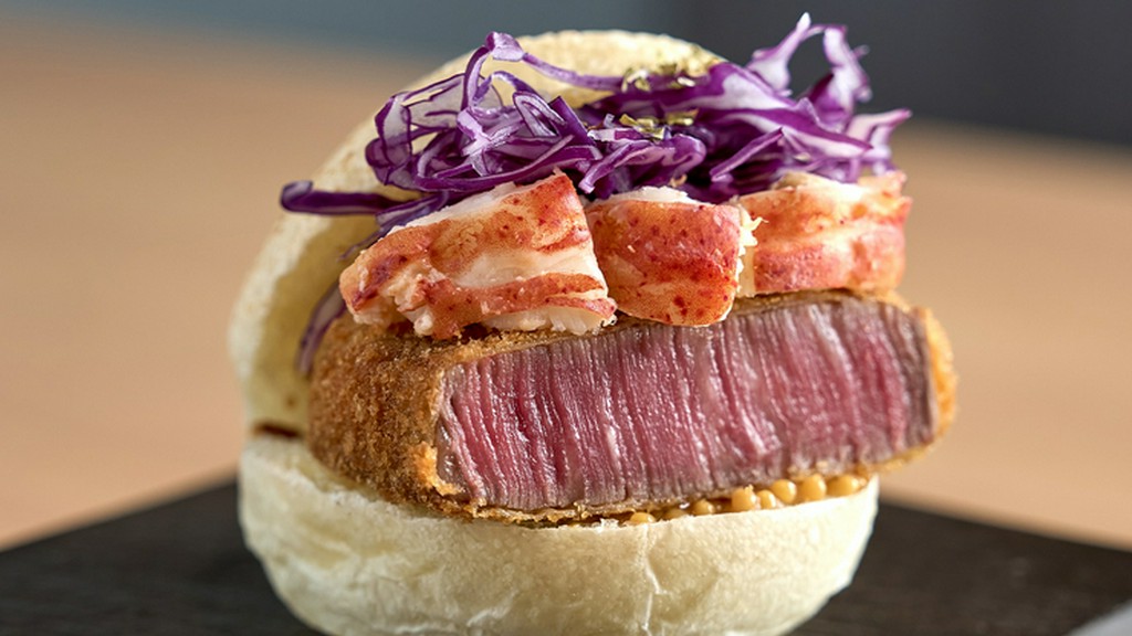 シャトーブリアンとオマール海老の贅沢な融合『古今ロイヤルバーガー』