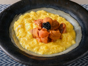 シンプルなのに贅沢。ふわふわ卵と濃厚雲丹が奏でる、至福のハーモニー『雲丹とスクランブルエッグ』