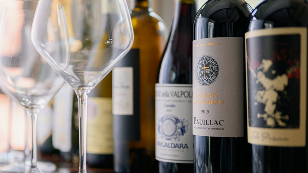 和食フレンチとのマリアージュを考えて厳選されたワインが充実