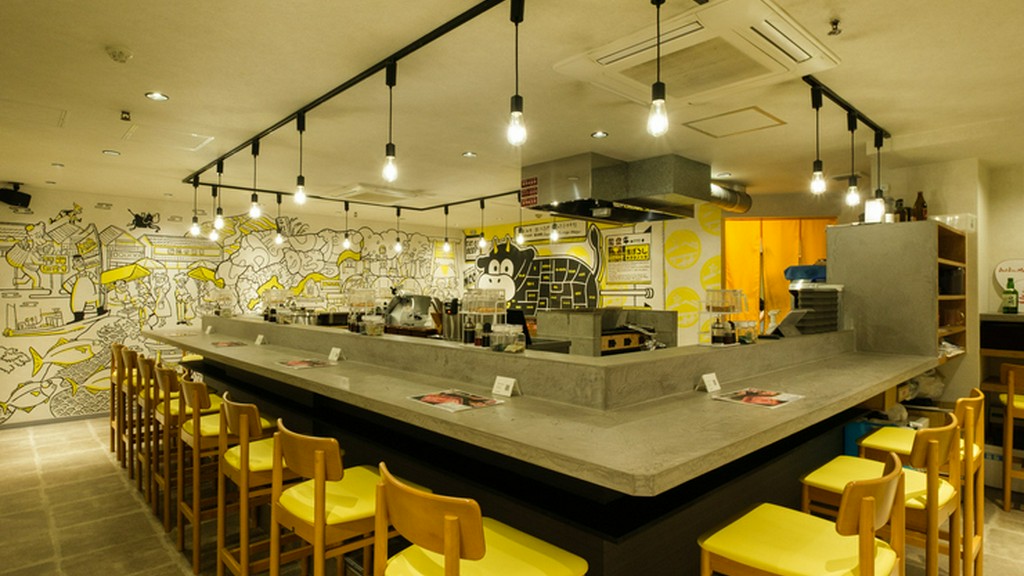 カウンターのみの店内は、明るい雰囲気で、シーン問わず利用可能