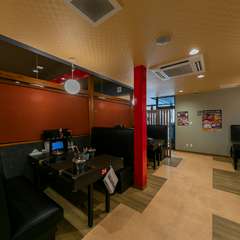 温かい鍋の湯気とともに、和やかさと親密さを引き出してくれる