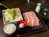 滑らかな舌触りと贅沢な香りに、心まで満たされていく『オリーブ牛肩ロースすき焼き』