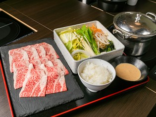 ヘルシーで満足感もある『オリーブ牛肩ロースしゃぶセット』