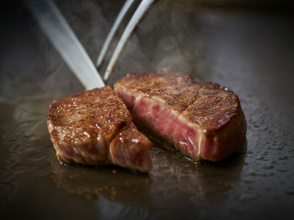 京都ならではの鉄板焼で大事なビジネスパートナーをもてなせる