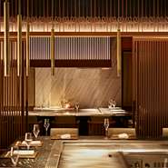 6～8名様用の個室が3部屋あり（個室使用料15000円 税込）、プライベート感を大切にしたいシーンに対応。間仕切り調整で最大20名様がゆっくりくつろげます。店舗全体の貸切りの場合、最大38名様まで可能。