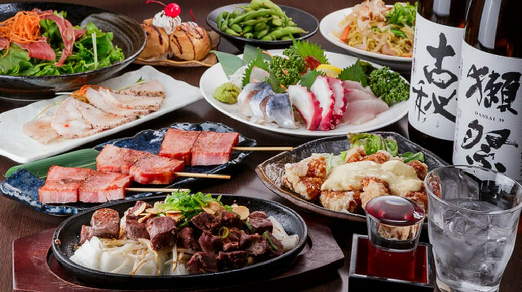 産地直送の新鮮活魚や、牛・豚・鶏・ラムなど自慢の肉料理