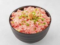 渾身の「ラムとろ丼」2層仕立て 北海道産山わさび醤油添え