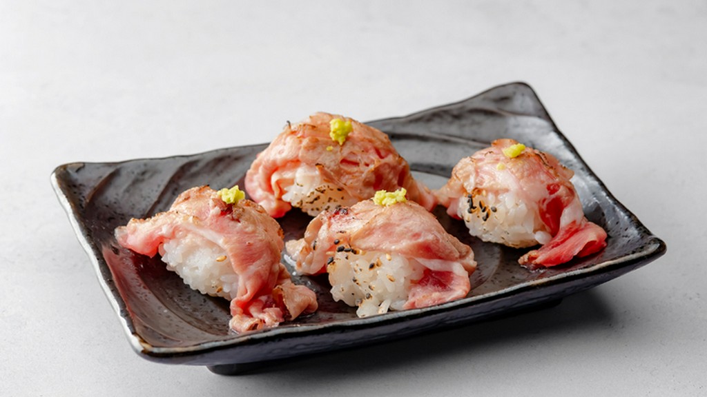 炙りの香りに心奪われる。五感で味わう『俵おにぎり』