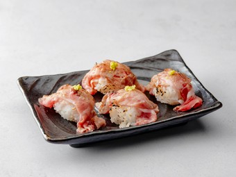 炙りの香りに心奪われる。五感で味わう『俵おにぎり』