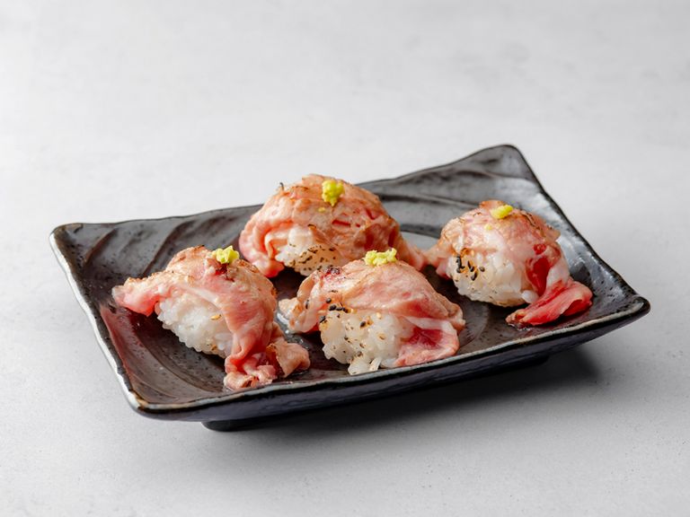 炙りの香りに心奪われる。五感で味わう『俵おにぎり』